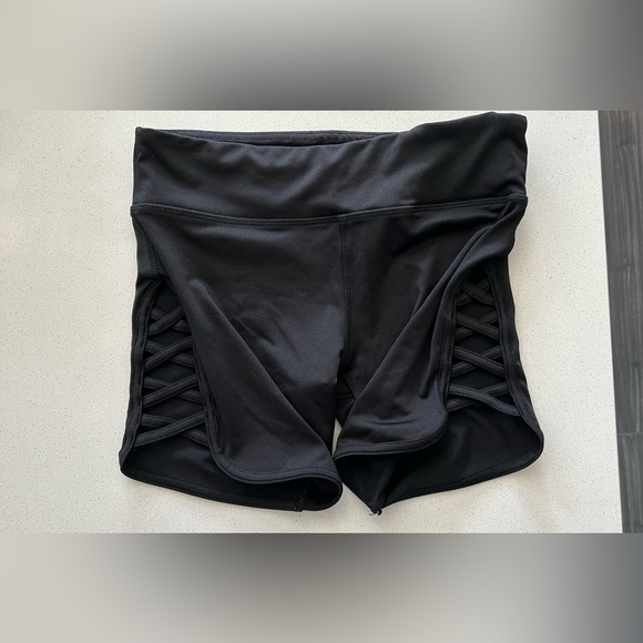 American Eagle Shorts - Picture 8 of 9